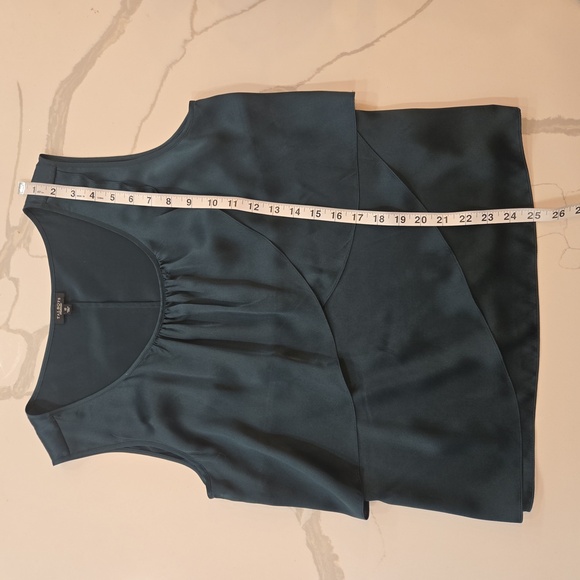 Talbots 100% Silk Draped Tiered Sleeveless Blouse Emerald Green Womens Size 12 - Picture 9 of 11